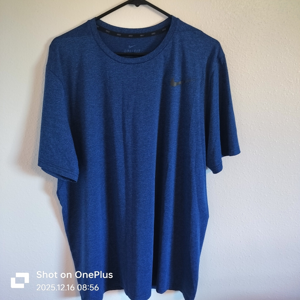 Men's Nike Dri-Fit‎ Standard Fit Tshirt Blue Size XLarge